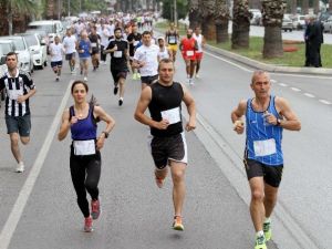 İzmir’de Anneler Gününe Özel ’Zübeyde Hanım’ Koşusu