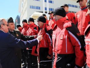 Validen Jandarma Arama Timlerine Ödül