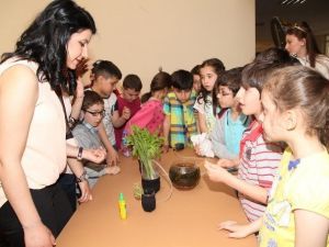 Öğretmen Adayları Bilim Eğitim Fuarı’nda Buluştu