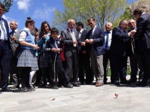 Hıdırellez Kutlamalarında Protokol Çocukluğuna Döndü