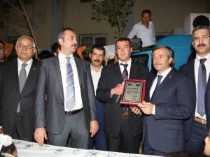 Vatandaştan Başkan Tahmazoğlu’na Teşekkür Plaketi