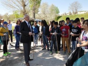 Zemi Vadisinde Temizlik Yapıldı