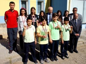 Sarıgöl’de Kursiyerlere Madalyaları Verildi