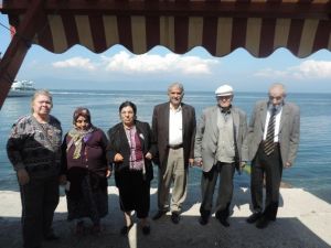 Huzurevi Sakinleri Moral Depoladı