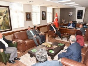 Kartepeli Muhtarlardan Başkan Üzülmez’e Tam Destek