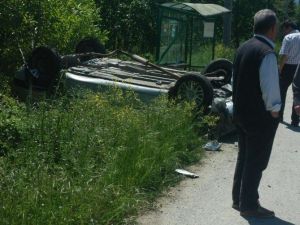 Ters Takla Atan Otomobilden Yara Almadan Kurtuldu