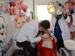 Durankaya Beldesin’deki Öğrenciler Diş Taramasından Geçirildi