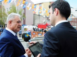 AK Parti Van Milletvekili Adayı Çaha, Erciş’in Kentsel Dönüşüm Raporunu Başbakan Davutoğlu’na Sundu