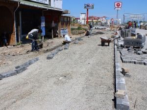 Akçakoca Sapak Mevkinde Kilit Parke Çalışmaları Başladı