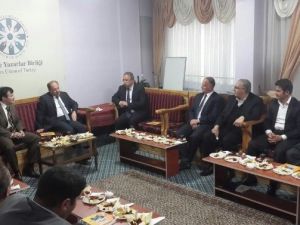 Eski Sağlık Bakanı Prof. Dr. Recep Akdağ Erzurum Sivil Toplum Platformu’nu Ziyaret Etti