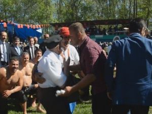 Yaşlı Adamın Fotoğraf İnadı