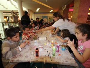 Forum Gaziantep’te Kumbaralar Çocukların Ellerinde Renklerini Buldu