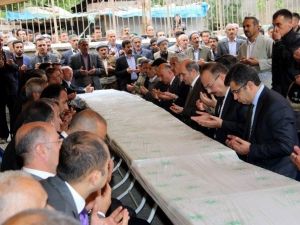 Vali Canbolat’tan Taziye Ziyareti