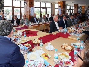 Karaosmanoğlu, Başiskele Muhtarları İle Buluştu