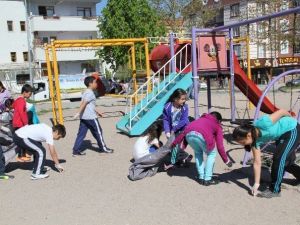 Temizlik Kampanyasına Öğrenciler İlgi Gösteriyor