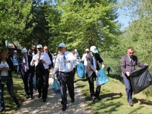 Protokol, Vatandaş El Ele Çöp Topladı