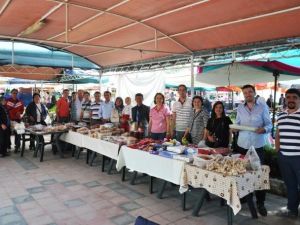 Yeni Okulları İçin Kermes Düzenlediler