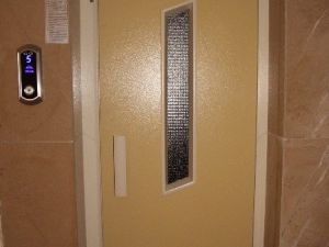 Oltu’daki Asansörler Tehlike Saçıyor