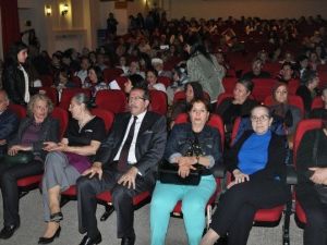 Anneler Bu Defa Yunus Emre İçin Sahnede