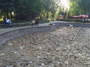 Botanik Park Havuzları Çöplük Oldu
