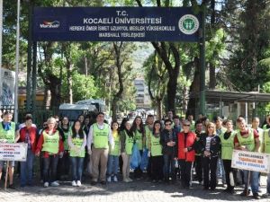 Öğrenciler’den "Çevreye Duyarlılık Yürüyüşü"