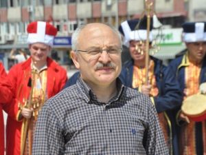 Koruyucu Ailelerden Kortej Yürüyüşü