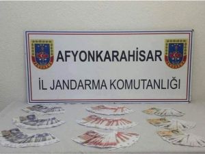 Afyonkarahisar’da Jandarma 33 Bin 300 Sahte İngiliz Sterlini Ele Geçirdi