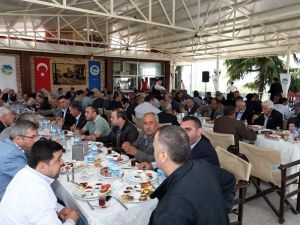 Başkan Zeki Toçoğlu Geyve’de Muhtarlarla Bir Ardaya Geldi