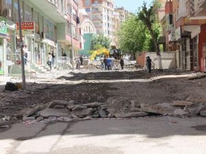 Belediyeden Kaldırım Çalışmaları