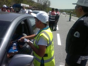 Bozüyük’te Trafik Ekipleri Ve Jandarmadan Ortak Trafik Haftası Etkinliği