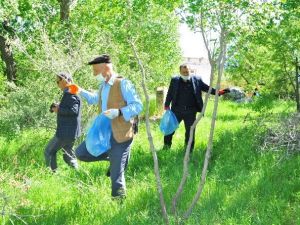 Temiz Çevre İçin Çöp Topladılar
