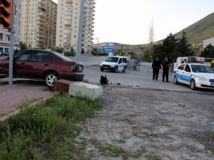 Otomobil Kaldırıma Çıkarak Trafoya Çarptı: 1 Yaralı