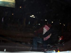 Kundaktaki Bebekle Tehlikeli Yolculuk