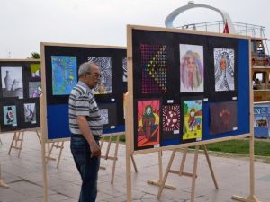 Ayvalık’ta Mehmet Akif Ersoy Ortaokulundan Resim Sergisi