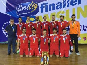 Atatürk Üniversitesi Erkek Hentbol Takımı Türkiye Birincisi Oldu