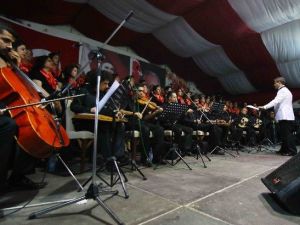 Bayraklı’da Şarkılar Anneler İçin Söylendi