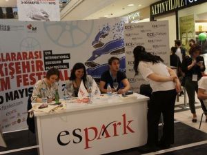 “Deniz Seviyesi” Oyuncuları Sanatseverlerle Buluştu