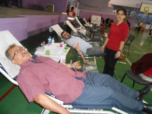 Cumhuriyet Anadolu Lisesi’nde Kan Bağışı Kampanyası