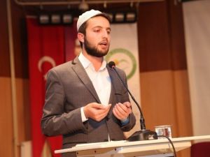 Vefat Eden Üniversite Öğrencisi Ahmet Porsuk İçin Anma Programı Düzenlendi