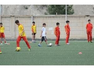 Yeni Malatyaspor Futbol Okulu Yıldızlarını Arıyor