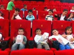 Miniklerin Sinema Keyfi Sürüyor