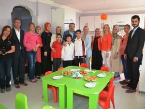 Nevzat Doğan, Miniklerle Buluştu