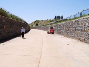 Merkezdeki Dereler Temizleniyor