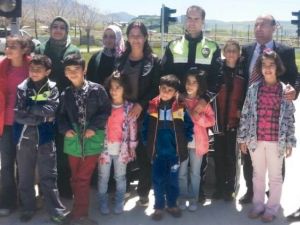 Çocuk Evlerindeki Çocuklar Trafik Eğitim Pistinde