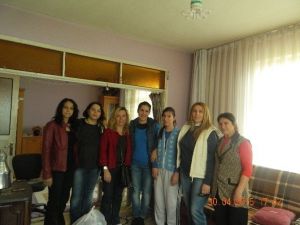 Tsd Kadın Kolları, Trakya Gecesi’nden Elde Edilen Gelirle Erzak Çantası Dağıttı