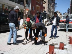 Yüksekova Belediyesi Sanat Sokağını Trafiğe Kapattı