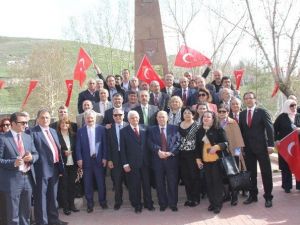 “Iı. Uluslararası Türk- Ermeni İlişkileri Ve Büyük Güçler” Sempozyumunun Sonuç Bildirgesi Yanıkdere Şehitliğinde Açıklandı