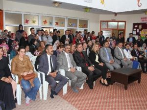 Miniklerden Anneler Günü Kutlaması