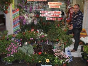 Çiçekçiler ’Anneler Günü’nü Bekliyor