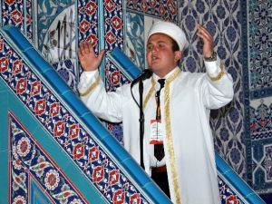 Genç Hatipler Minberde Hutbe Okuma Yarışması